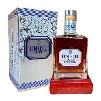 Unhiq XO Rum Giftbox 0,5l 42%