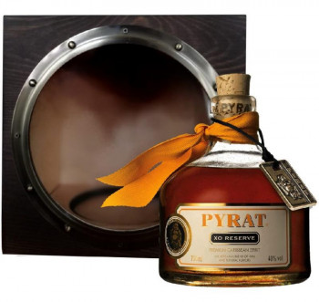 Pyrat XO Reserve Navy Box 0,7l 40% Giftbox - 1