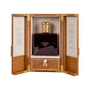 J.Walker Master’s Ruby Reserve 40Y 0,7l 43% Giftbox - 3